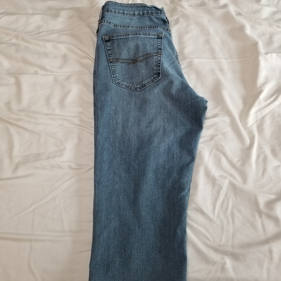 Levi Strauss Blue Jeans - Picture 3 of 5